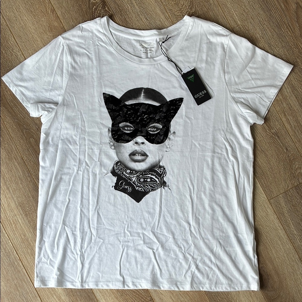 NWT GUESS White T-Shirt with Black Mask Graphic XL - Picture 2 of 4